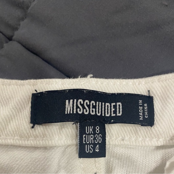 MISGUIDED White high waist shorts size small //4 EUC - Picture 11 of 14